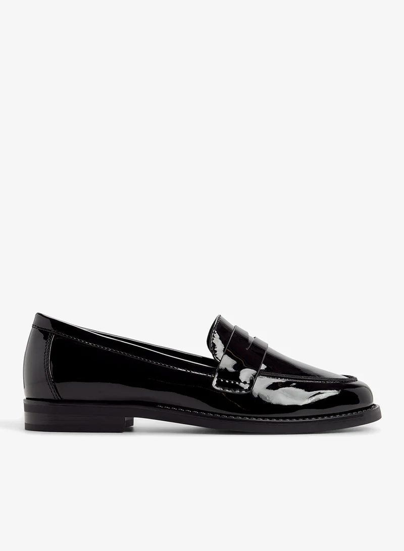 كول ات سبرنج Tressah Close Toe Loafers